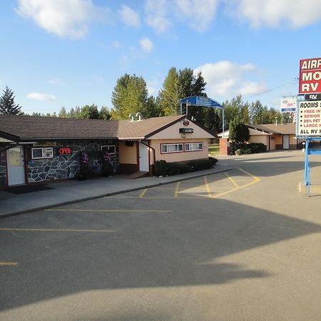 Airport Inn Quesnel Buitenkant foto